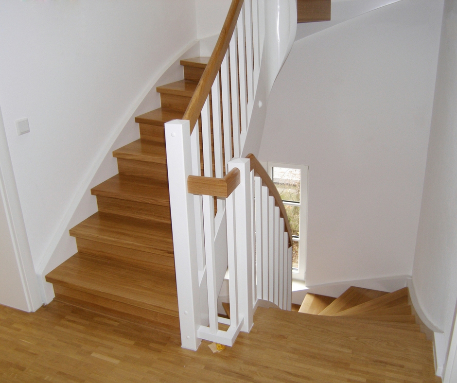 Aufgesattelte Wangentreppe