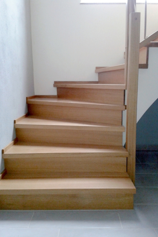 Stufen auf Betontreppe